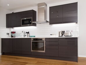 標準開放式客房, 1 間臥室 (unit 2) | 私人廚房 | 大型雪櫃/冰箱、微波爐、焗爐、爐具