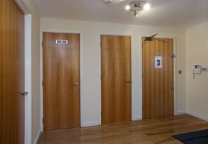 Deluxe Apartment, 3 Bedrooms | Living area | Flat-screen TV - Signal Apartments London (London)