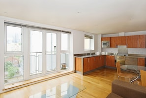 Apartment (2 bedroom & 1 bathroom #6) | Living area