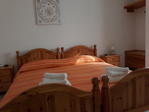 Desk, free WiFi, bed sheets - Dori D'Oro Hotel (Irgoli)