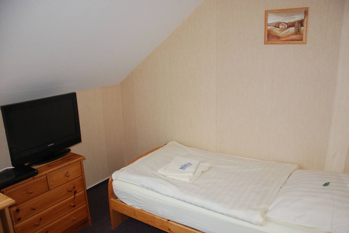 Economy Single Room