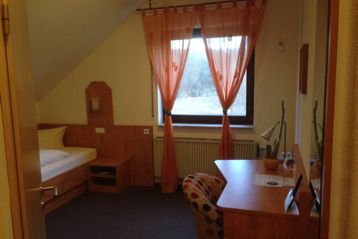 Comfort Single Room