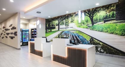 La Quinta Inn & Suites by Wyndham Dallas - Richardson