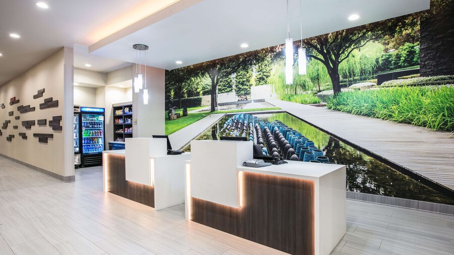 La Quinta Inn & Suites by Wyndham Dallas - Richardson