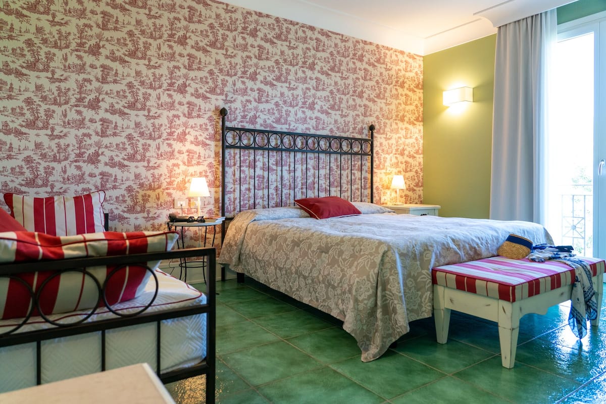 Superior Room | In-room safe, desk, soundproofing, free WiFi