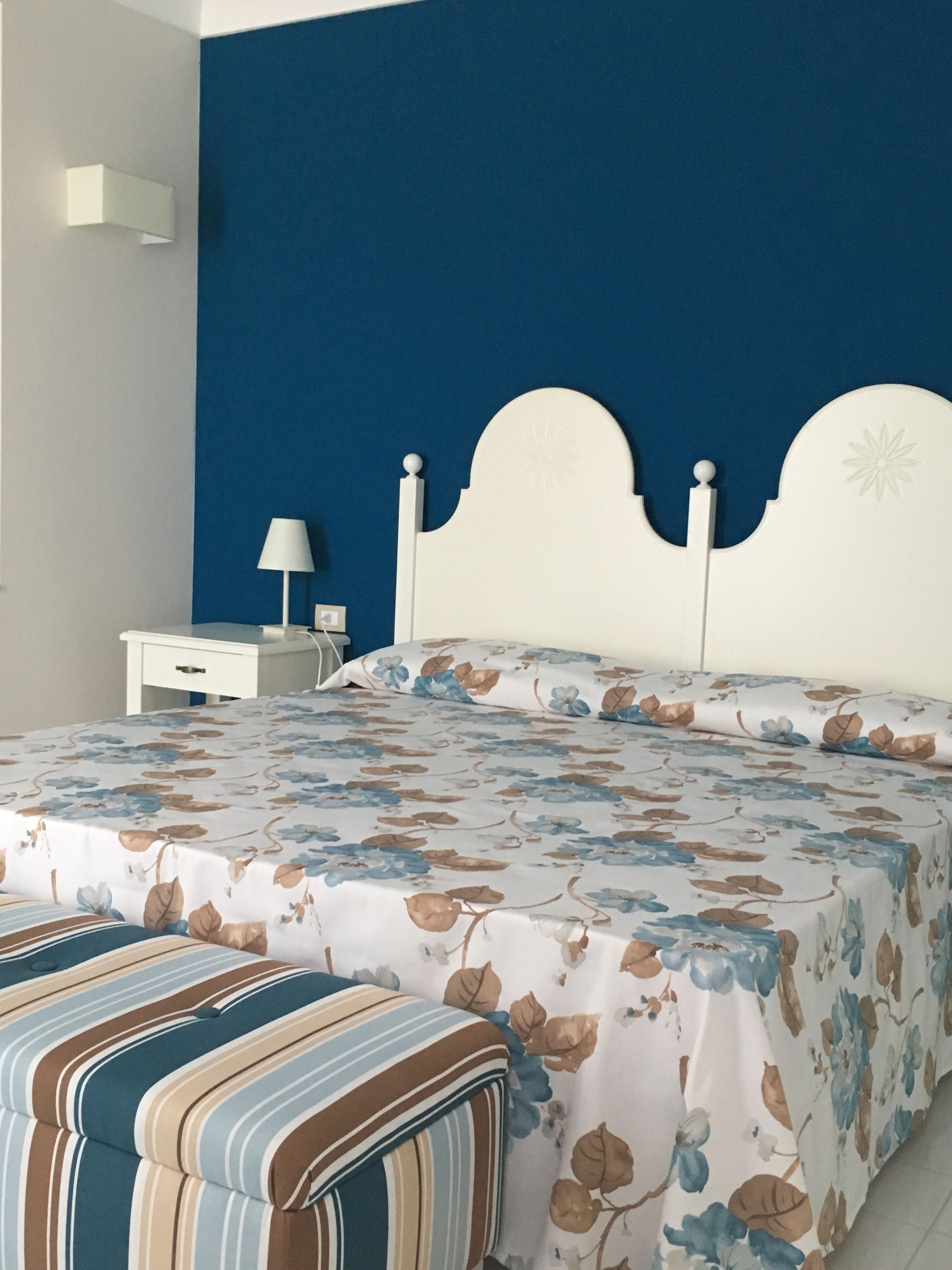 in-room safe, desk, soundproofing, free wifi