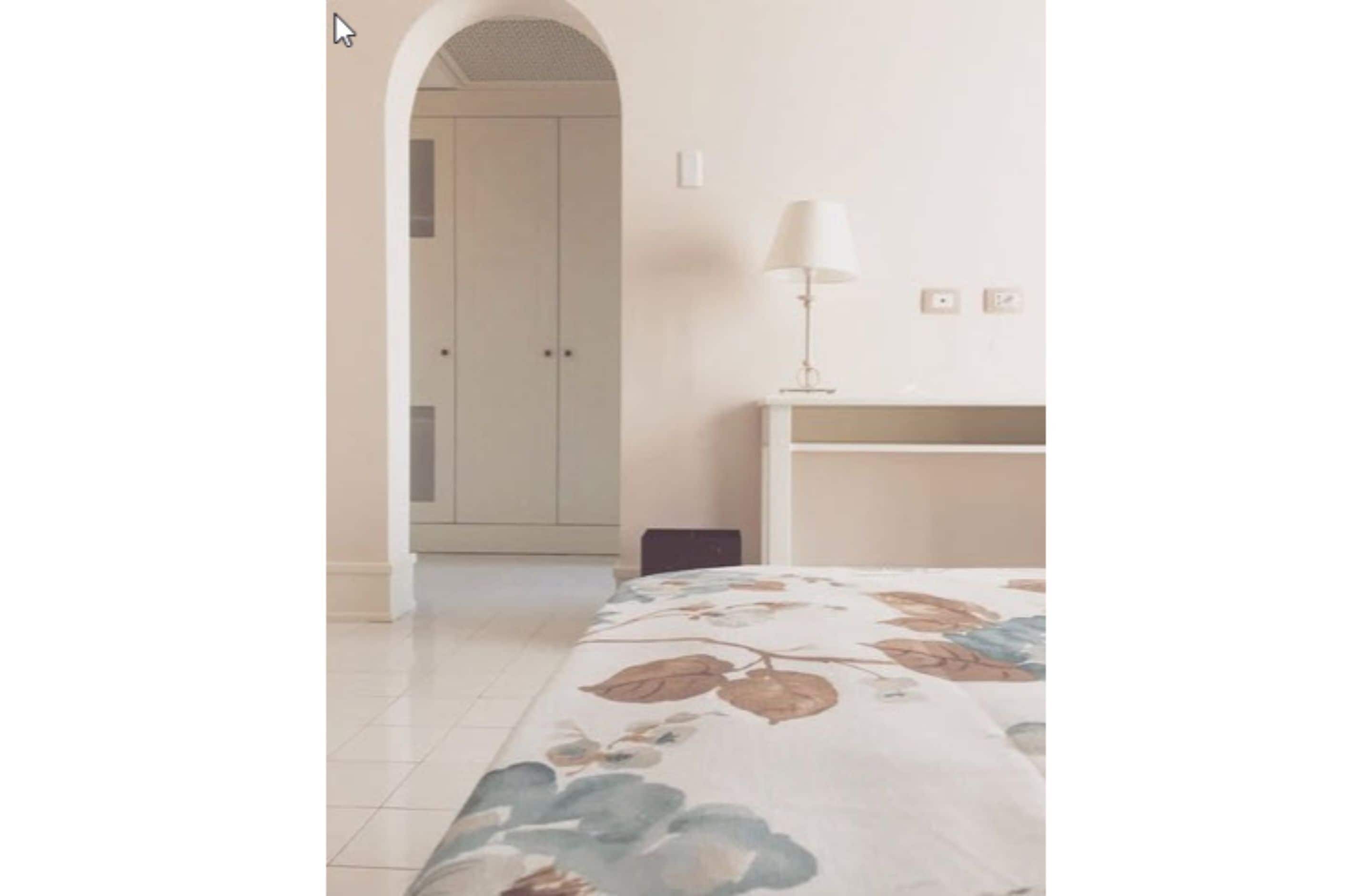 in-room safe, desk, soundproofing, free wifi