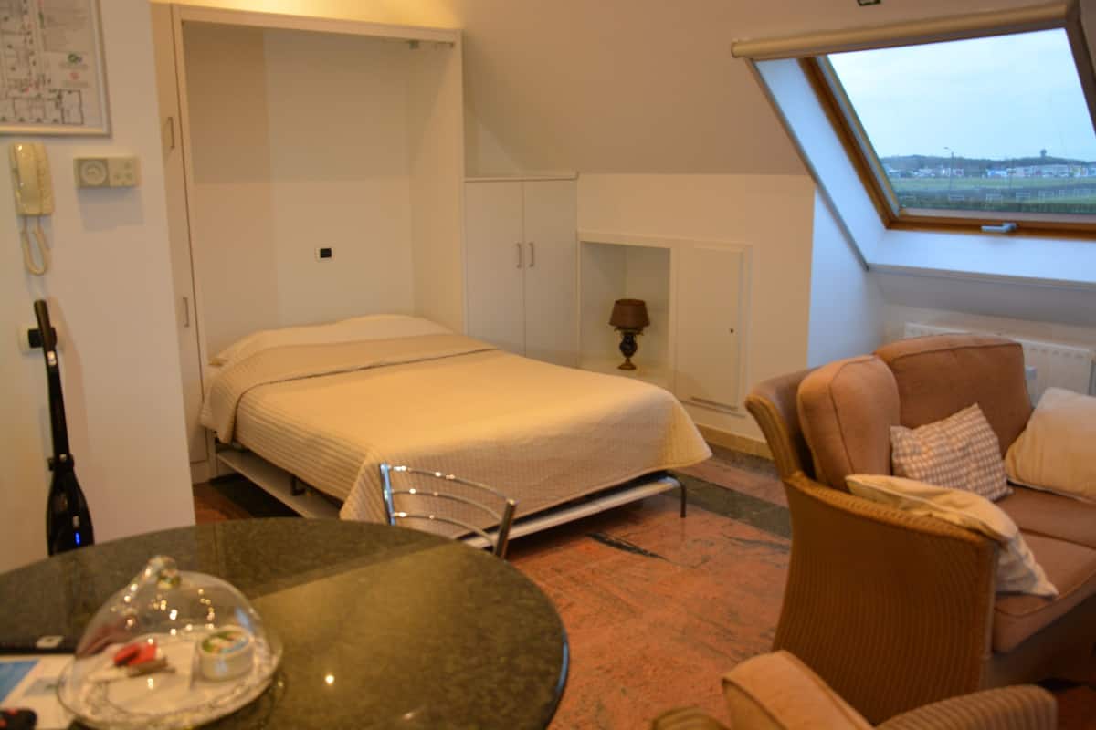 Standaard studio (Corner) | Luxe beddengoed, verduisterende gordijnen, gratis wifi, beddengoed