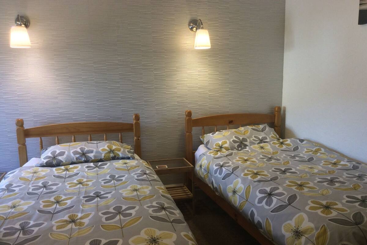 Twin Room (Room 6)