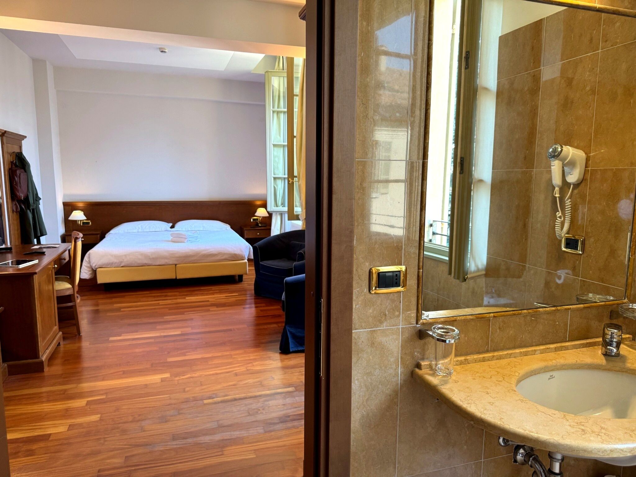 Chambre Double Supérieure, 1 très grand lit