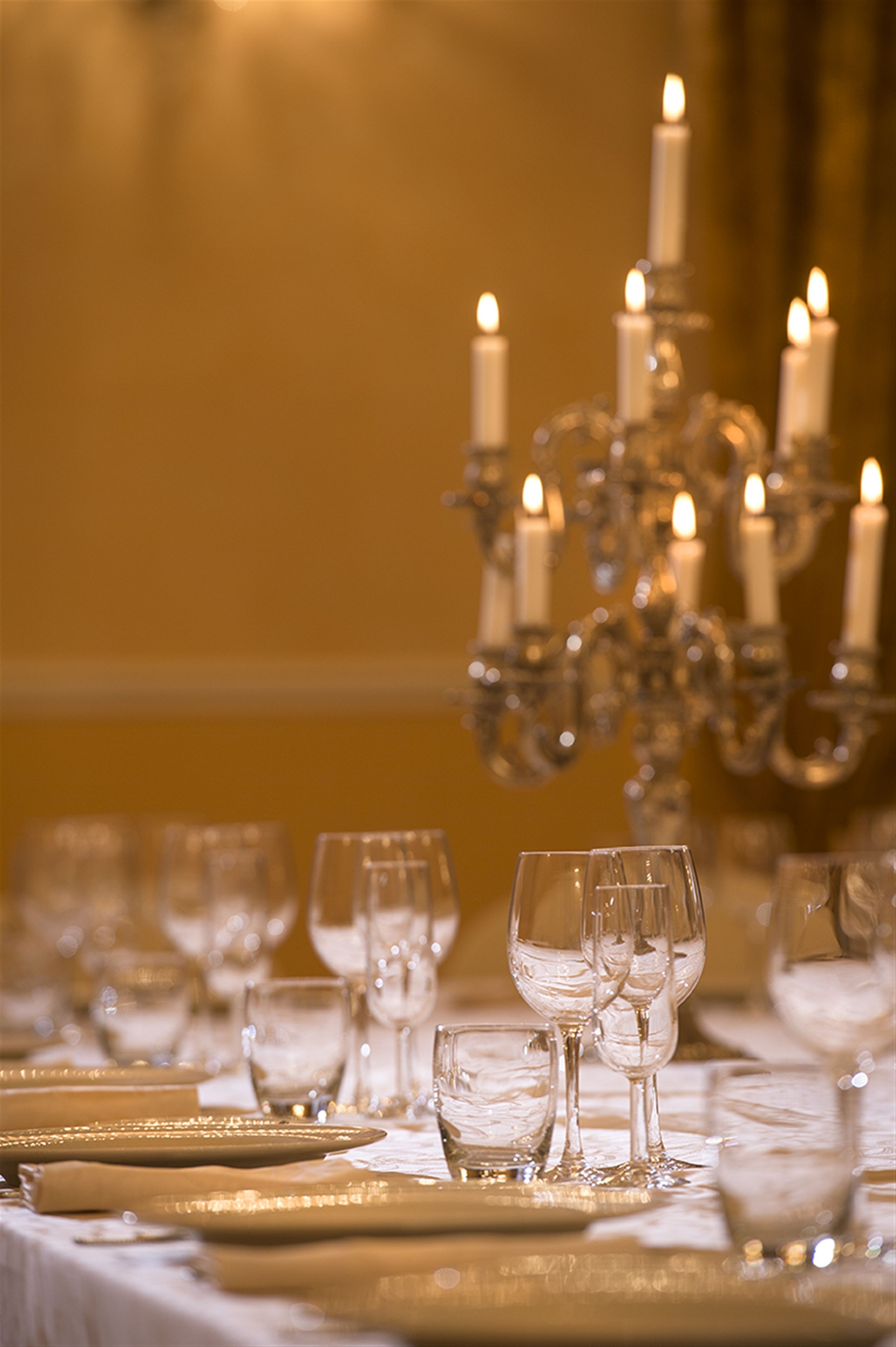 Dîner servi sur place, spécialités Cuisine locale, vue sur le jardin 