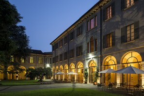 Front of property - evening/night - Centro Paolo VI (Brescia)