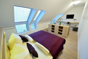 Comfort Suite, Garden View | In-room safe, desk, soundproofing, iron/ironing board - Flair Hotel Reuner (Zossen)