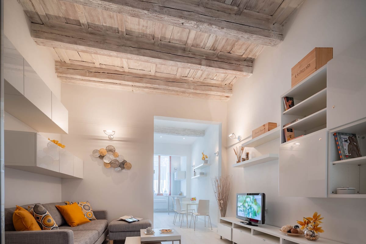 Apartment, 1 Bedroom, Non Smoking | Living room | 40-inch flat-screen TV with digital channels, TV