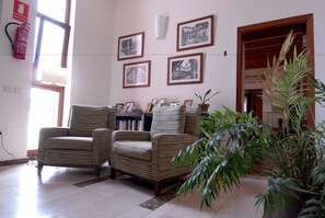 Flat-screen TV - La Casa De Las Titas (Velez-Malaga)