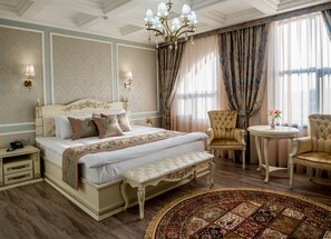Ropa de cama de alta calidad y minibar 
