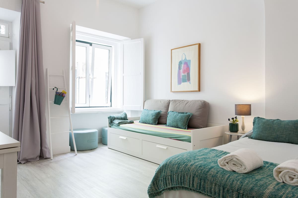 In-room safe, desk, iron/ironing board, free WiFi
