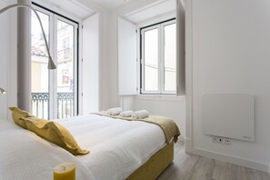 Caja de seguridad en la habitación y escritorio 