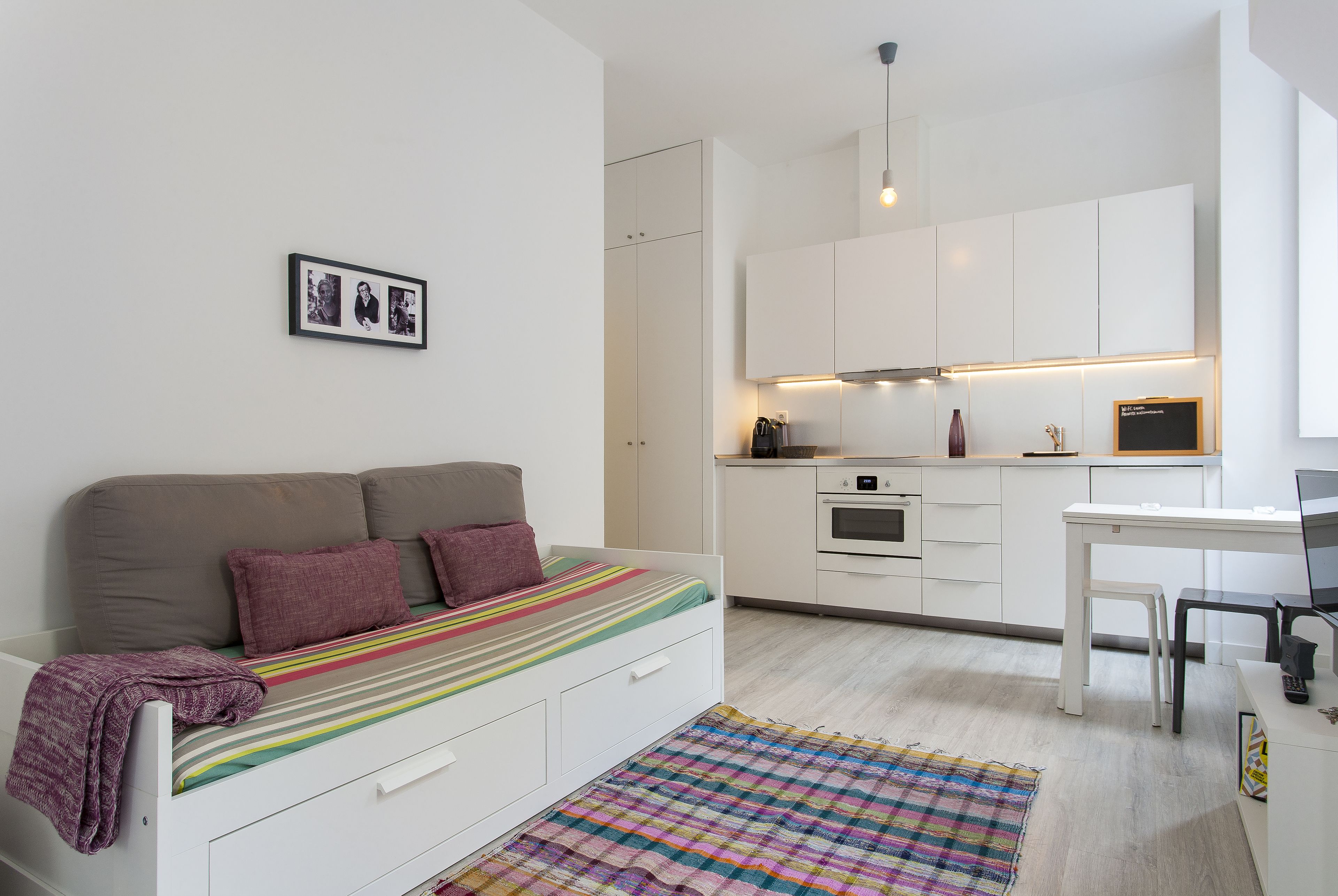 Studio Tradition, rez-de-chaussée | Coin cuisine privé | Réfrigérateur, micro-ondes, four, plaque de cuisson
