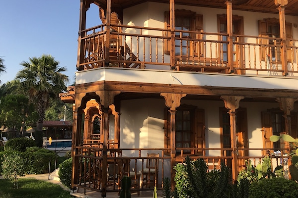 Apartment, 2 Bedroom | Balkon