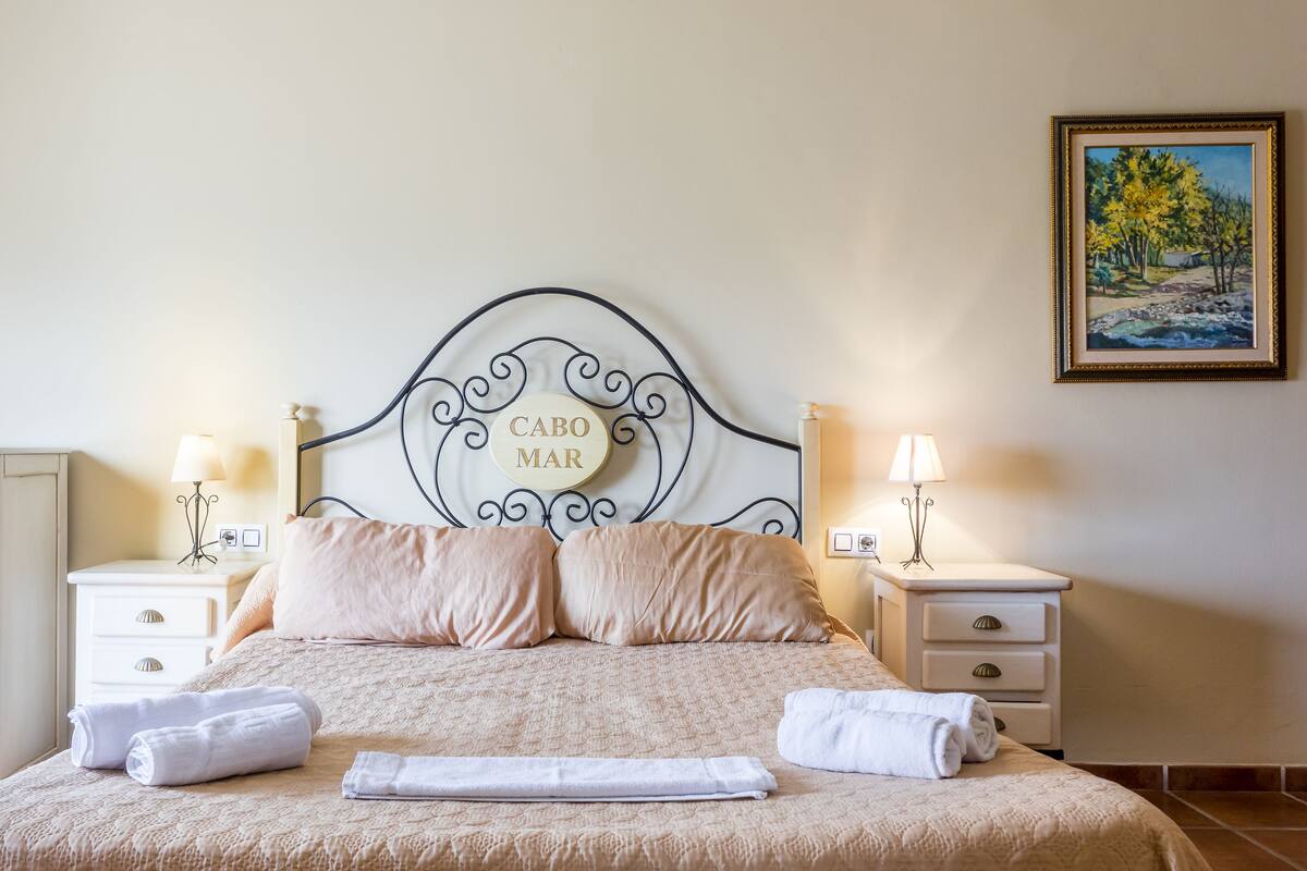 Room | Desk, blackout curtains, free cots/infant beds, rollaway beds