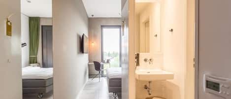 Economy-Doppelzimmer | Hochwertige Bettwaren, Pillowtop-Betten, Zimmersafe, Schreibtisch