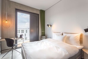 Hochwertige Bettwaren, Pillowtop-Betten, Zimmersafe, Schreibtisch