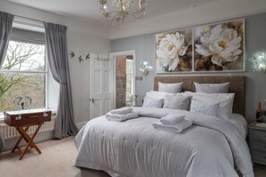 Kahden hengen superior-huone (yksi tai kaksi sänkyä), poreamme, näköala puistoon | Ylelliset vuodevaatteet, pillowtop-patjalliset sängyt