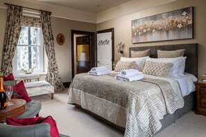 Premium bedding, pillow-top beds, individually decorated - Afon Rhaiadr Country House (Dolgellau)