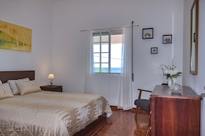 Family Apartment, 2 Bedrooms, Sea View, Beachfront