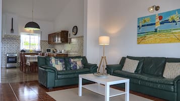 Appartement Familial, 2 chambres, vue mer, en front de plage | Coin séjour