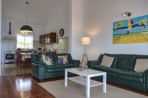 Appartement Familial, 2 chambres, vue mer, en front de plage | Coin séjour