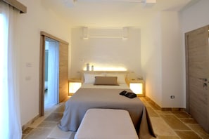 Quarto casal conforto | Escrivaninha, quartos à prova de som, Wi-Fi de cortesia