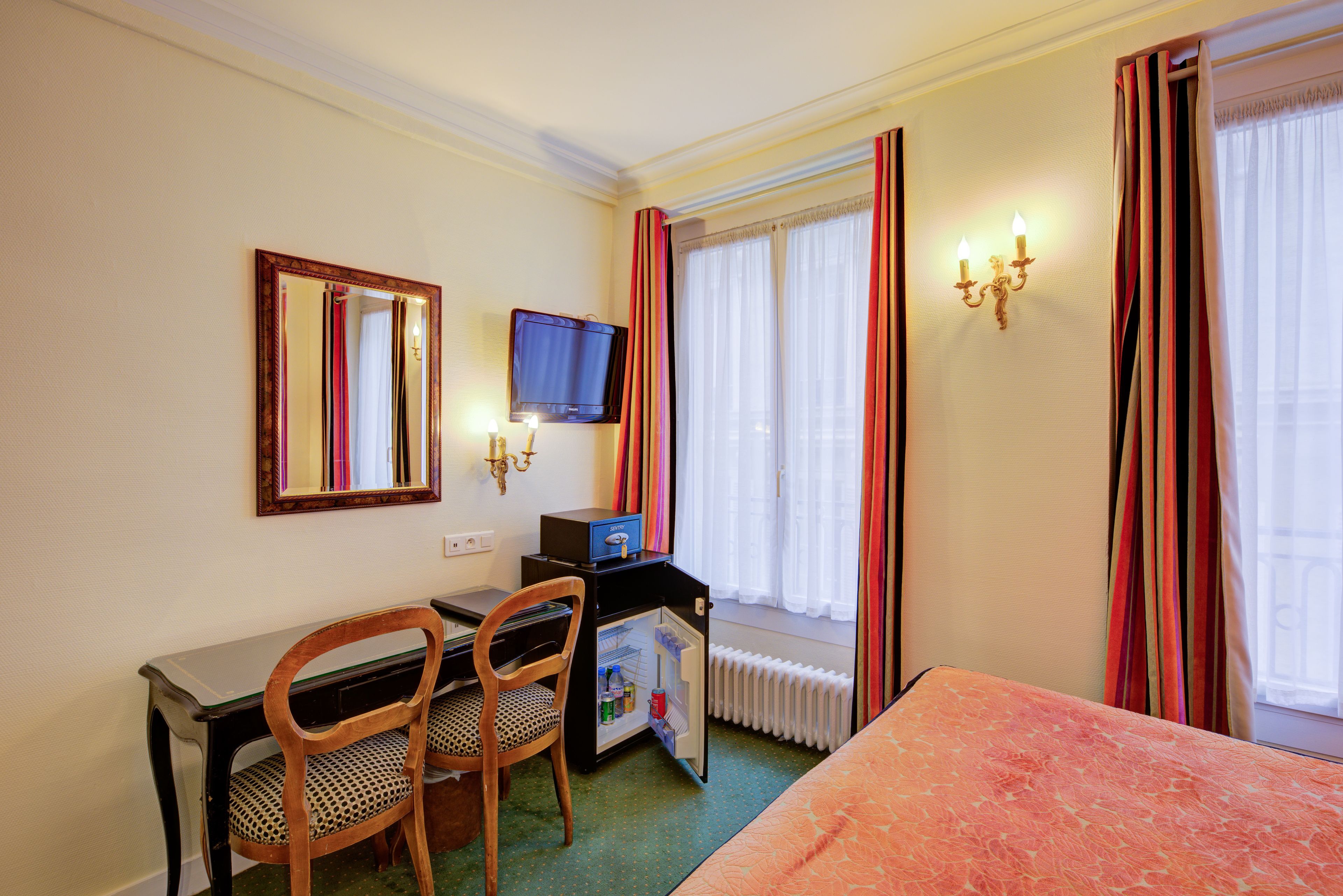 1 bedroom, minibar, desk, blackout curtains