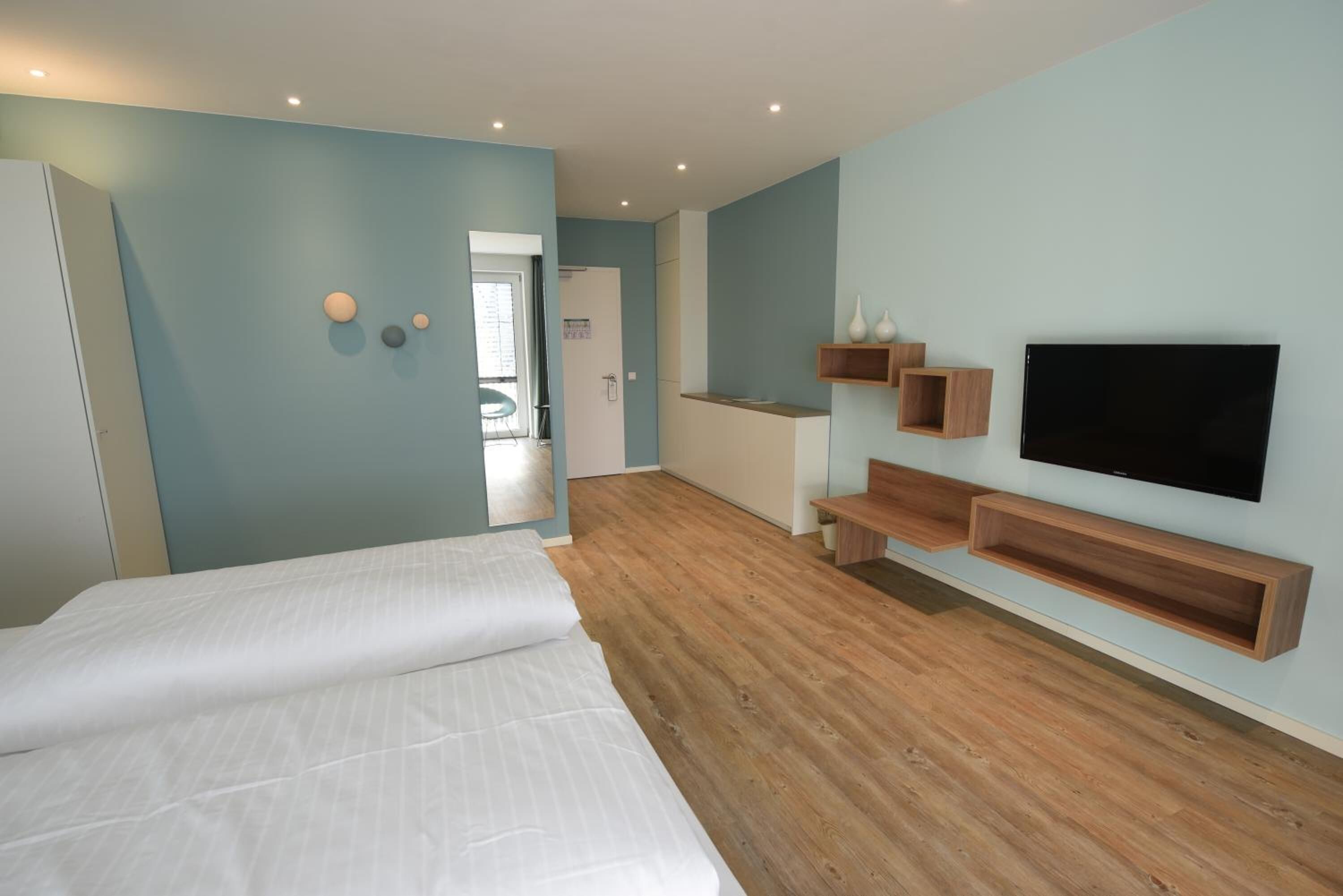 in-room safe, desk, soundproofing, cots/infant beds