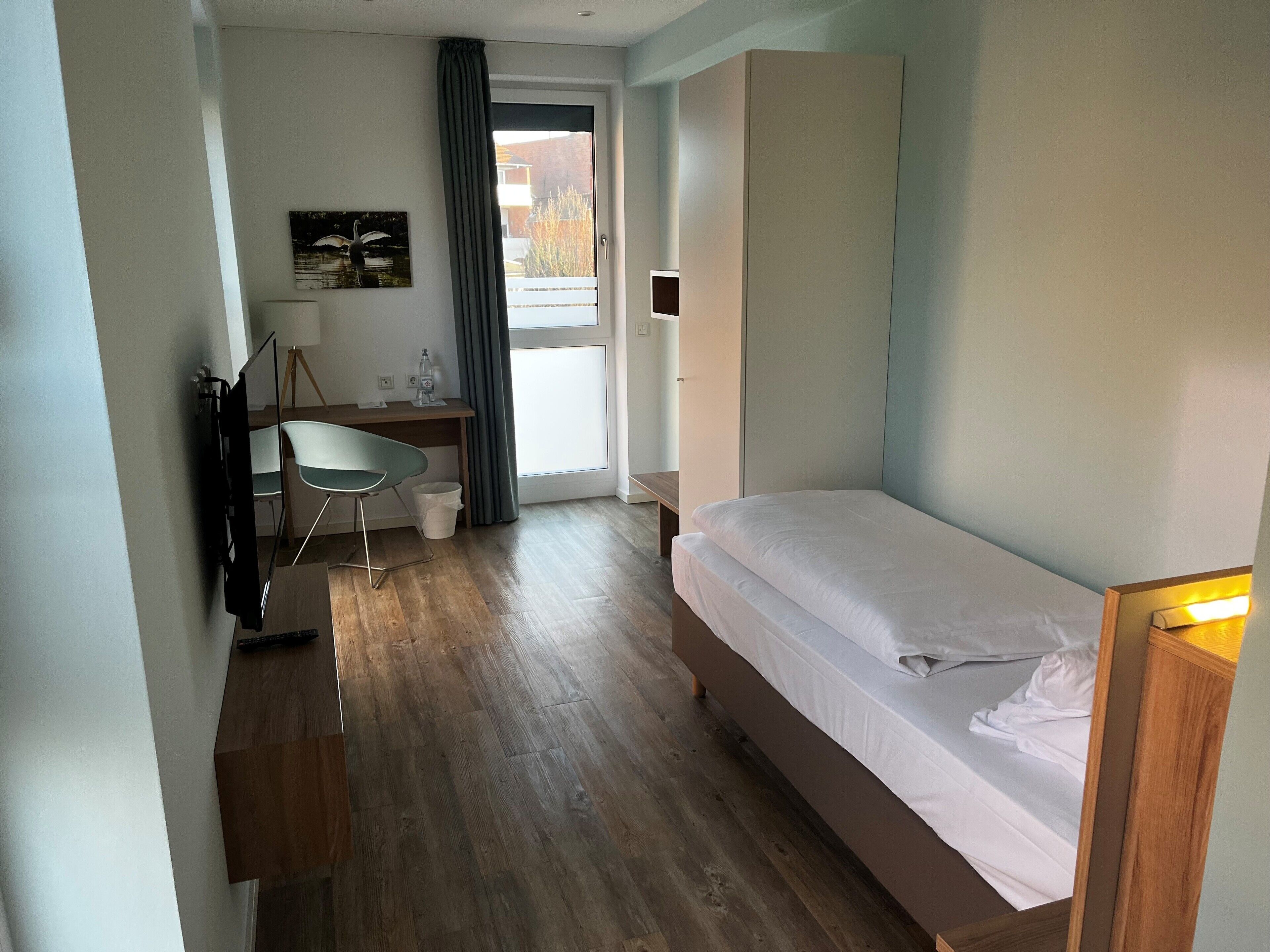 Caja de seguridad en la habitación y escritorio 