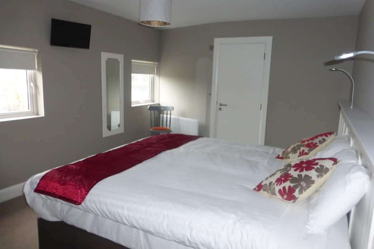 premium bedding, iron/ironing board, free wifi