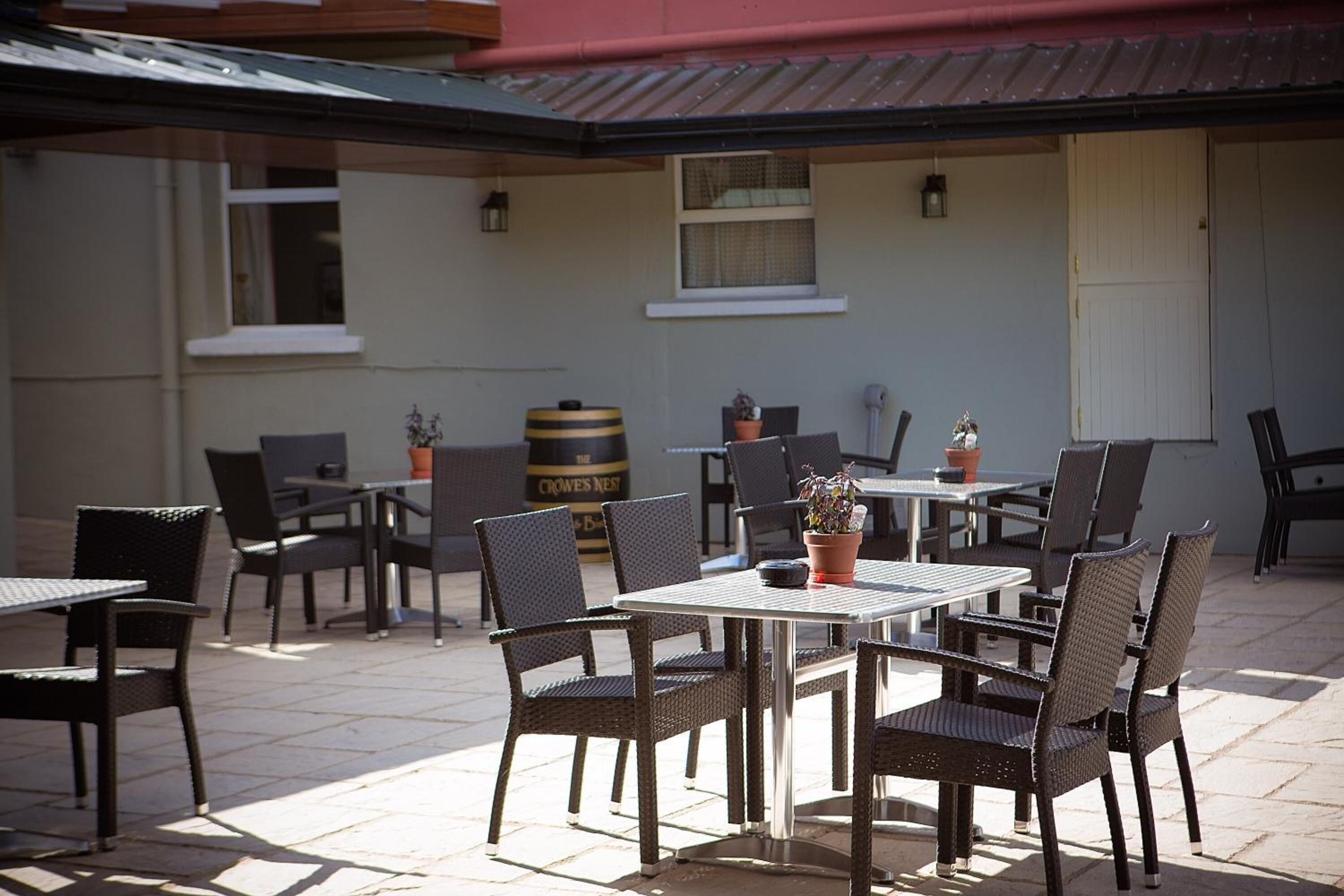 breakfast, lunch and dinner served