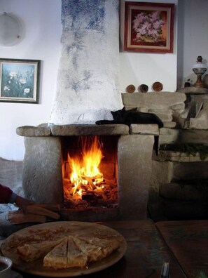 Fireplace - Pensiunea Somesana (Sant)