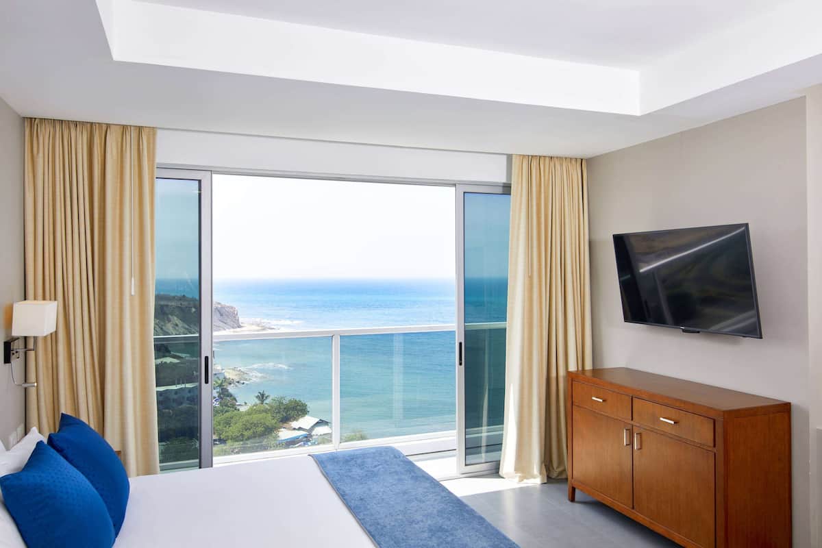 Literie de qualité supérieure, surmatelas, minibar