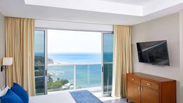 Premium bedding, pillowtop beds, minibar, in-room safe