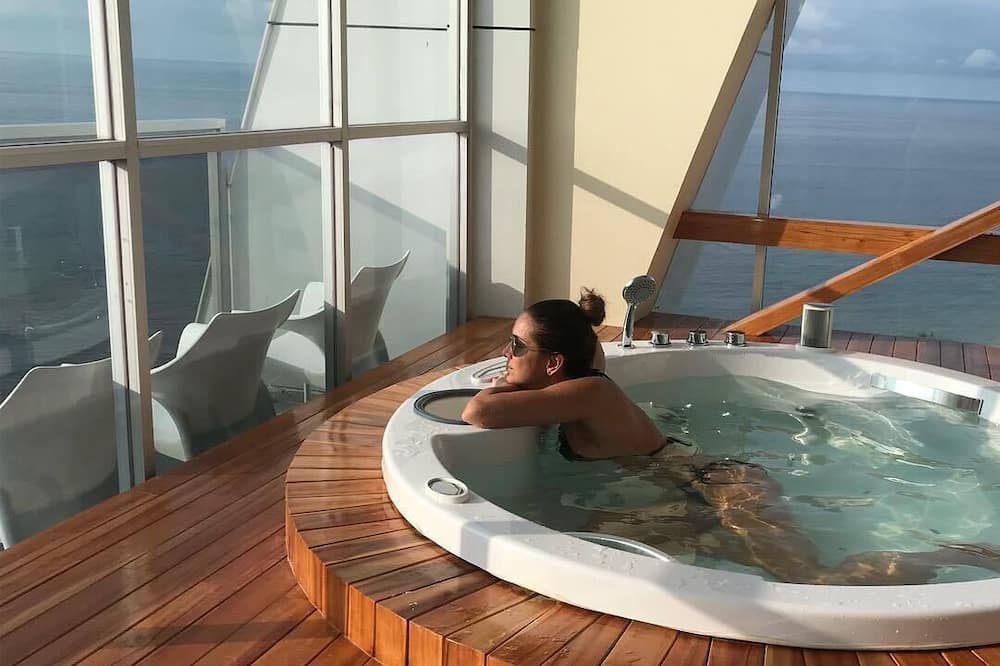 Wyndham Manta Sail Plaza Hotel & Convention Center