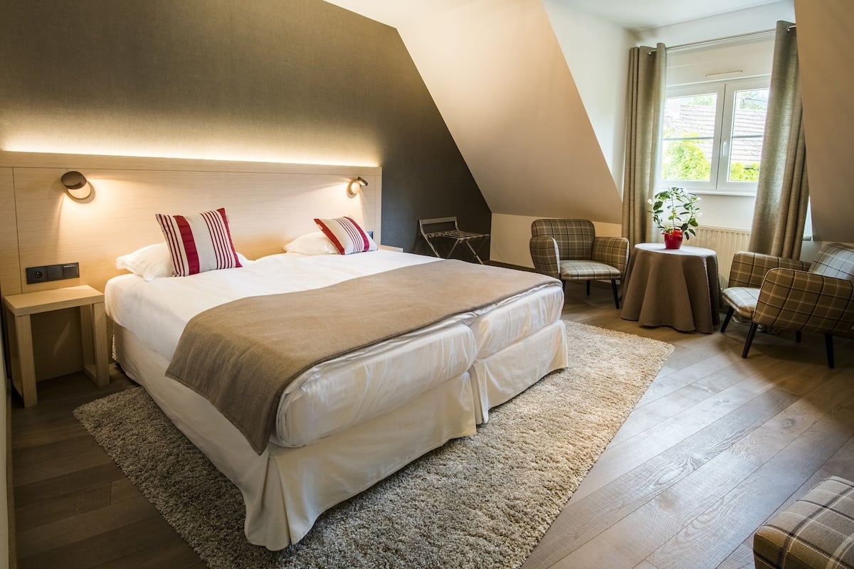 executive double or twin room | minibar, in-room safe, individually decorated, individually furnished