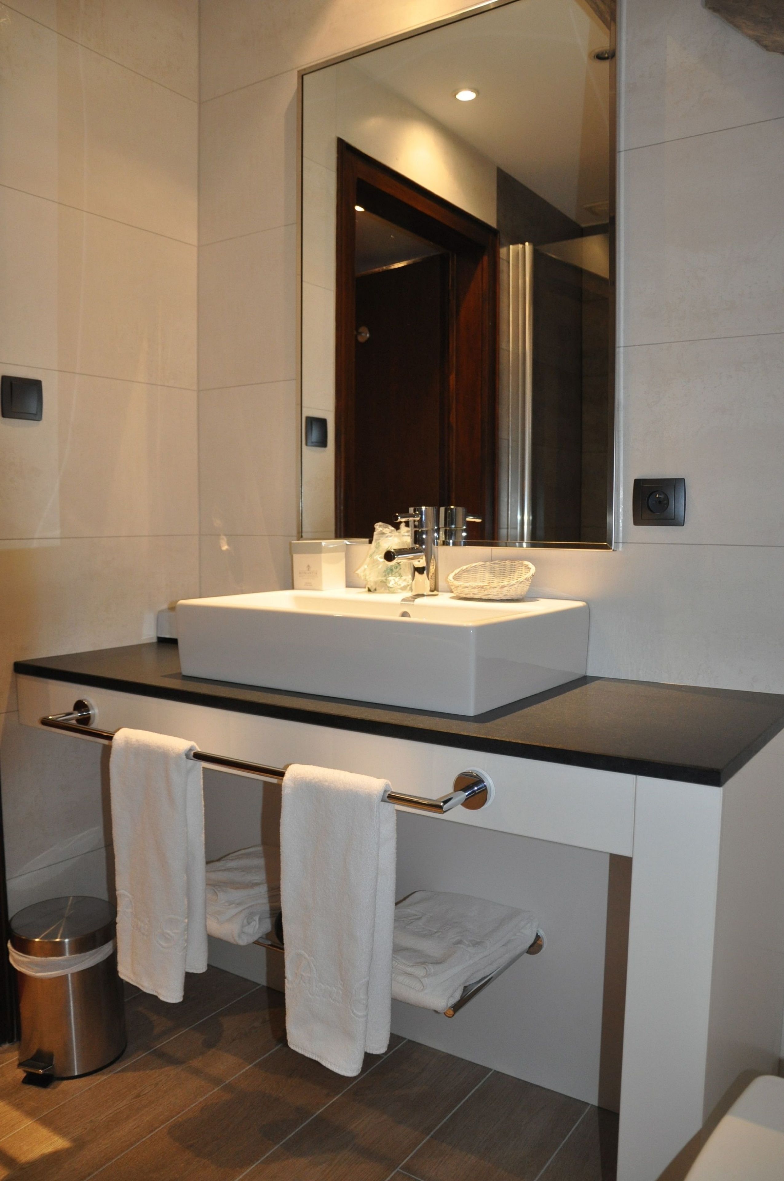 superior double or twin room | bathroom | free toiletries, hair dryer, towels
