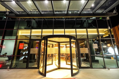 Property entrance. Mercure Tetovo
