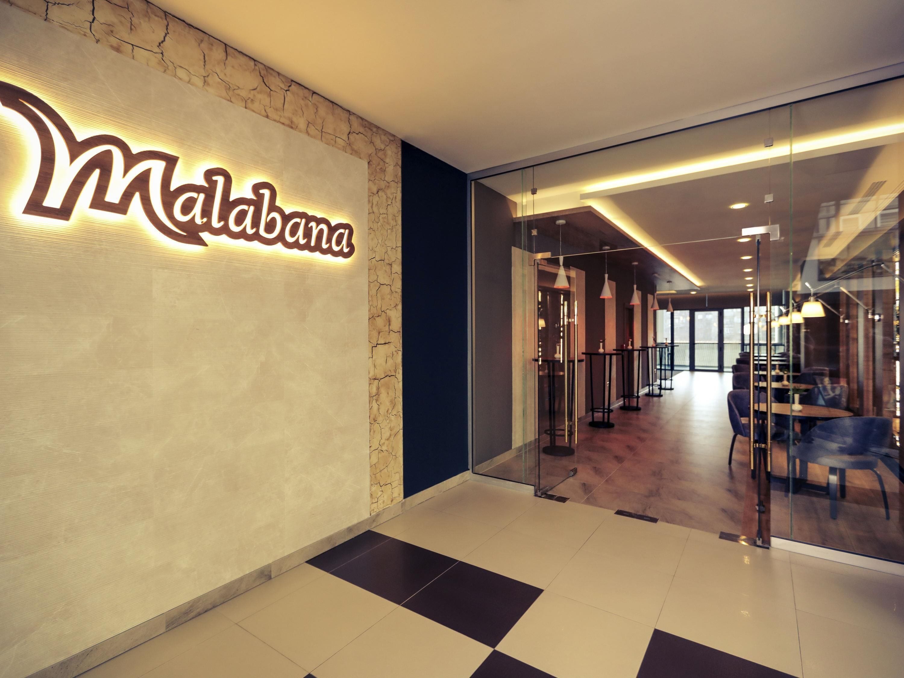 Lunch and dinner served