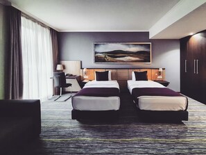 標準客房, 2 張單人床 | 1 間睡房、迷你吧、房內夾萬、書桌