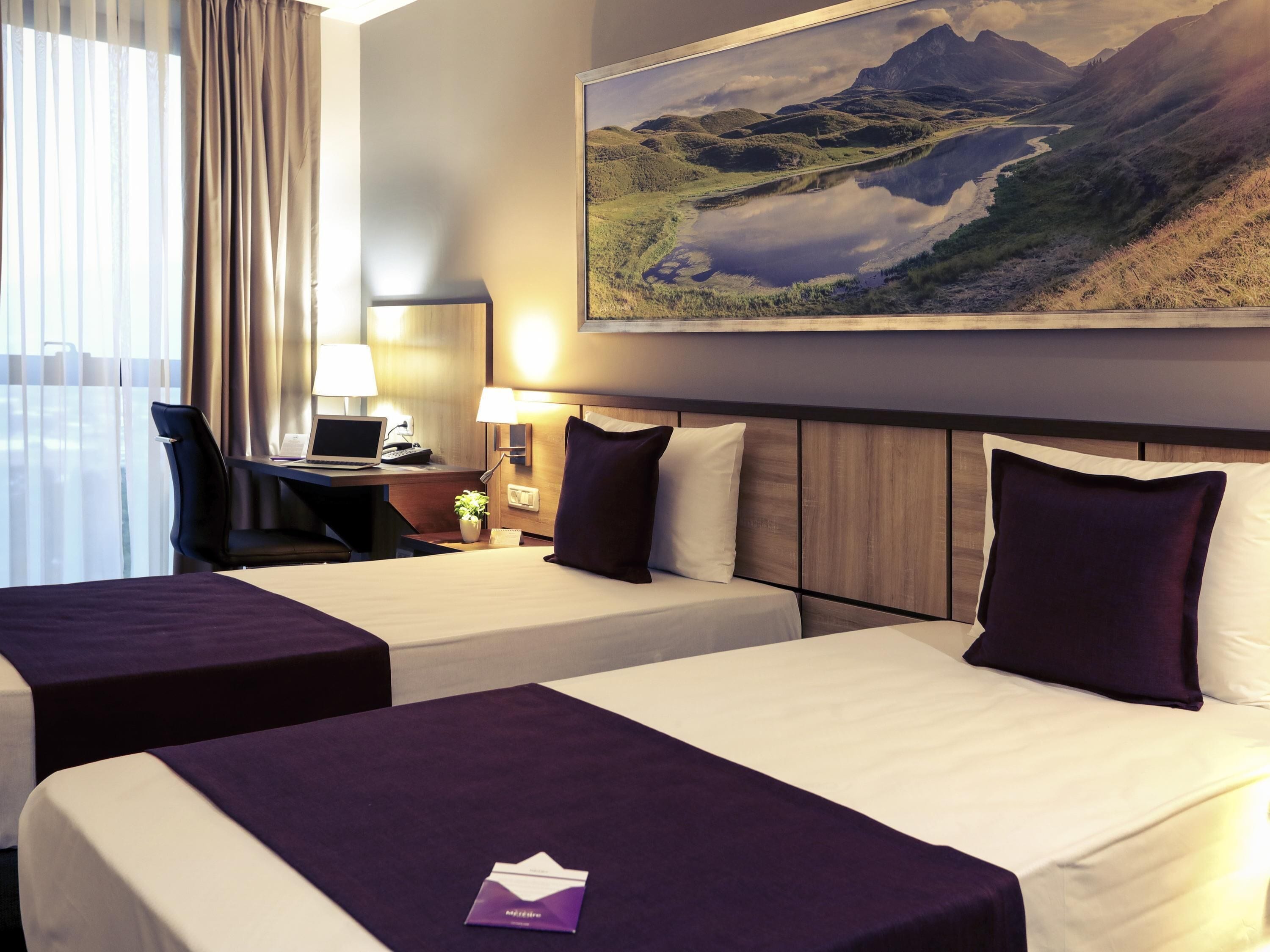 Superior Room, 2 Twin Beds | 1 bedroom, minibar, in-room safe, desk