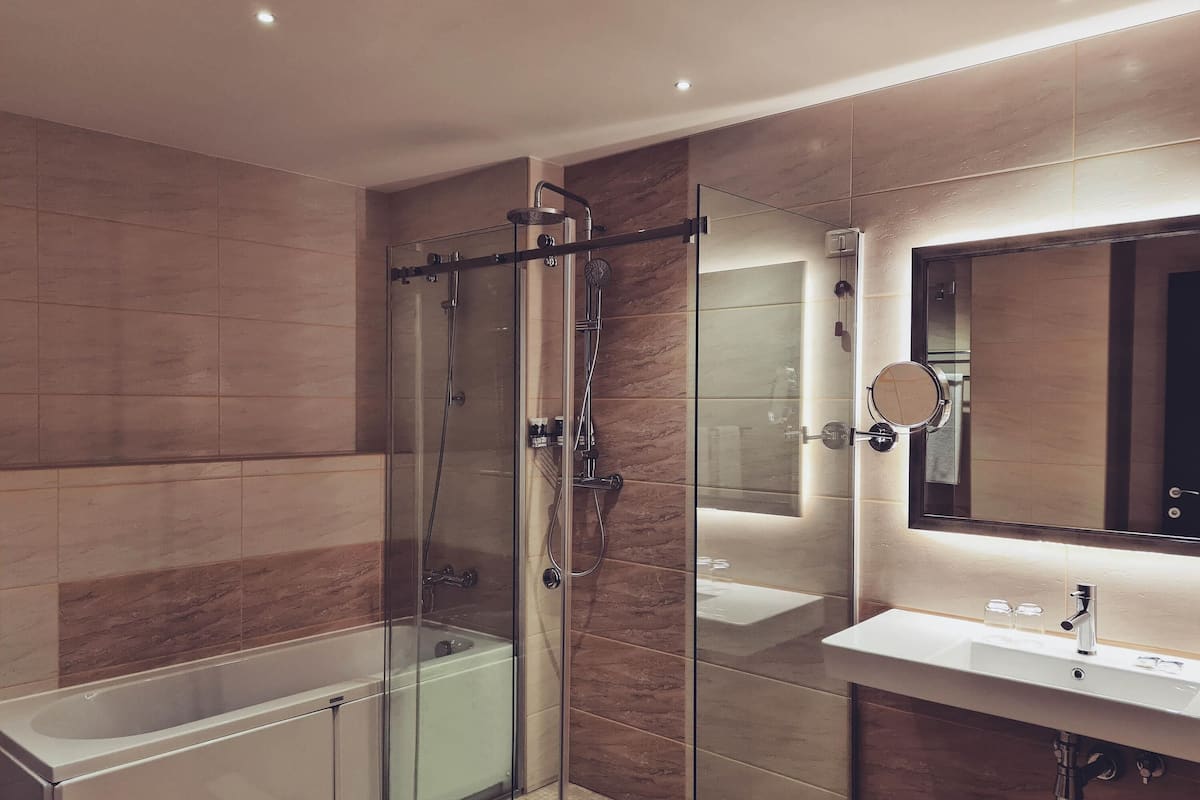 1 bedroom, minibar, in-room safe, desk