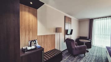 Habitación doble superior, 1 cama doble | 1 dormitorio, minibar, caja fuerte y escritorio